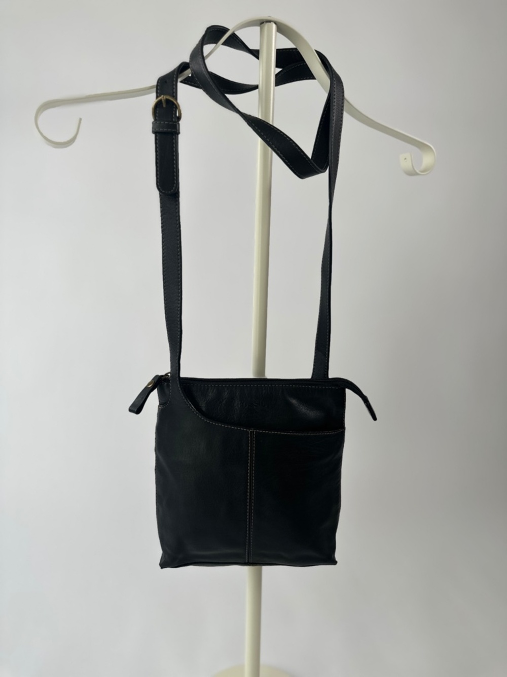 Fossil Black Leather Crossbody Bag Small Adjustable Strap Minimalist